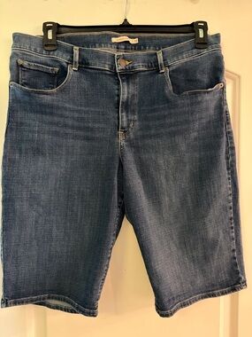 Levi's Jean Bermuda Shorts 33